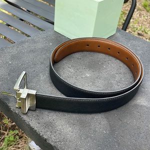 New - ish Black & Tan reversible belt